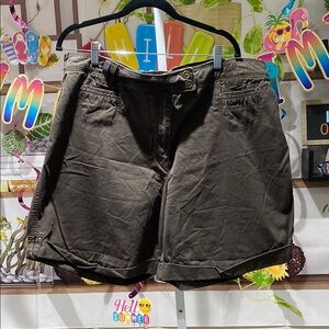 Dressbarn Chocolate Brown Women's Shorts size 20. Waist is 21 rise 13 length 7.5